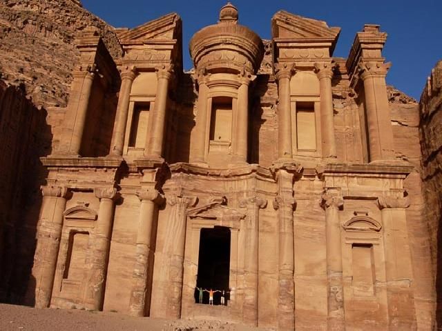 DUBAI, ABU DHABI Y JORDANIA