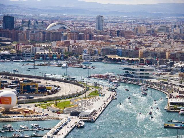 Barcelona, Levante y Andalucía con Tren de Alta Velocidad