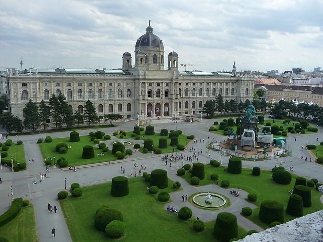 Viena y Capitales del Este fin Varsovia