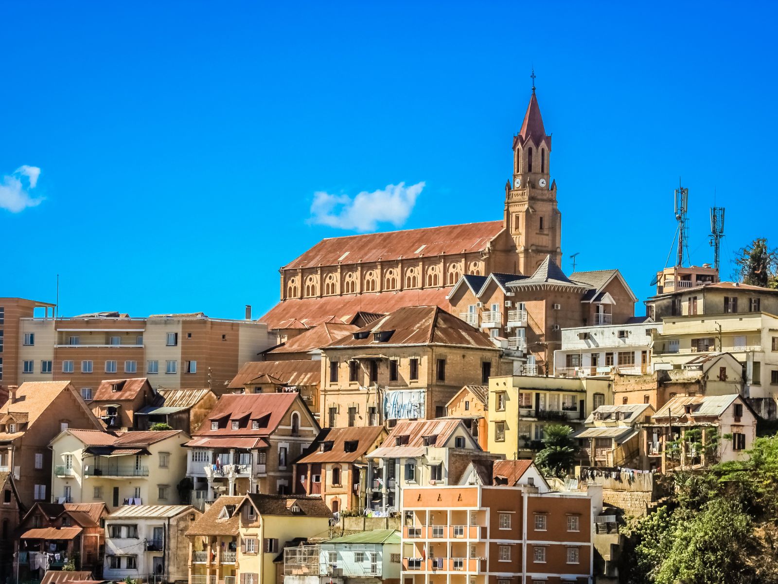 MADAGASCAR: NORTE COLORIDO