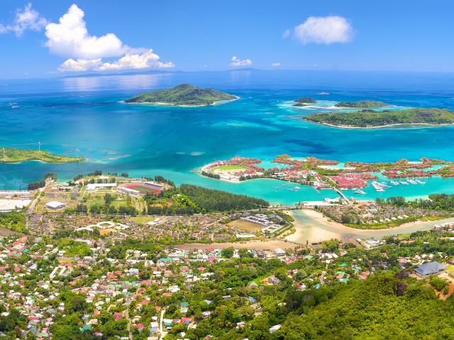ILHAS SEYCHELLES 4*: HOTEL DOUBLE TREE BY HILTON ALLAMANDA (5 NOITES EM HABITAÇÃO KING DELUXE OCEAN VIEW E MP)