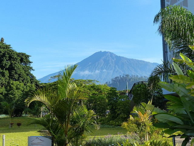 AVENTURA EN KENYA Y TANZANIA CON LAGO EYASI (en 4x4) Y ZANZIBAR