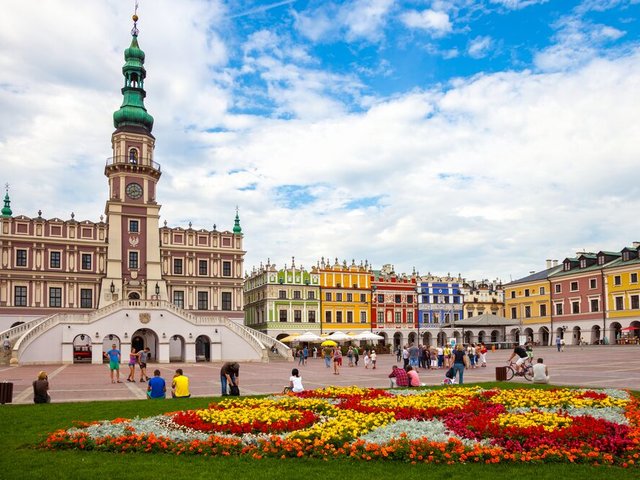 Cracovia y Varsovia – 2027
